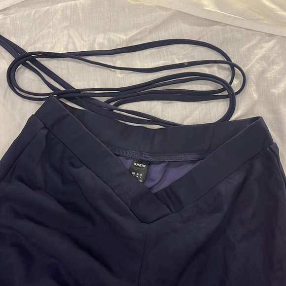 Hip lifting flare pants with waist strap - Picture 2 of 2